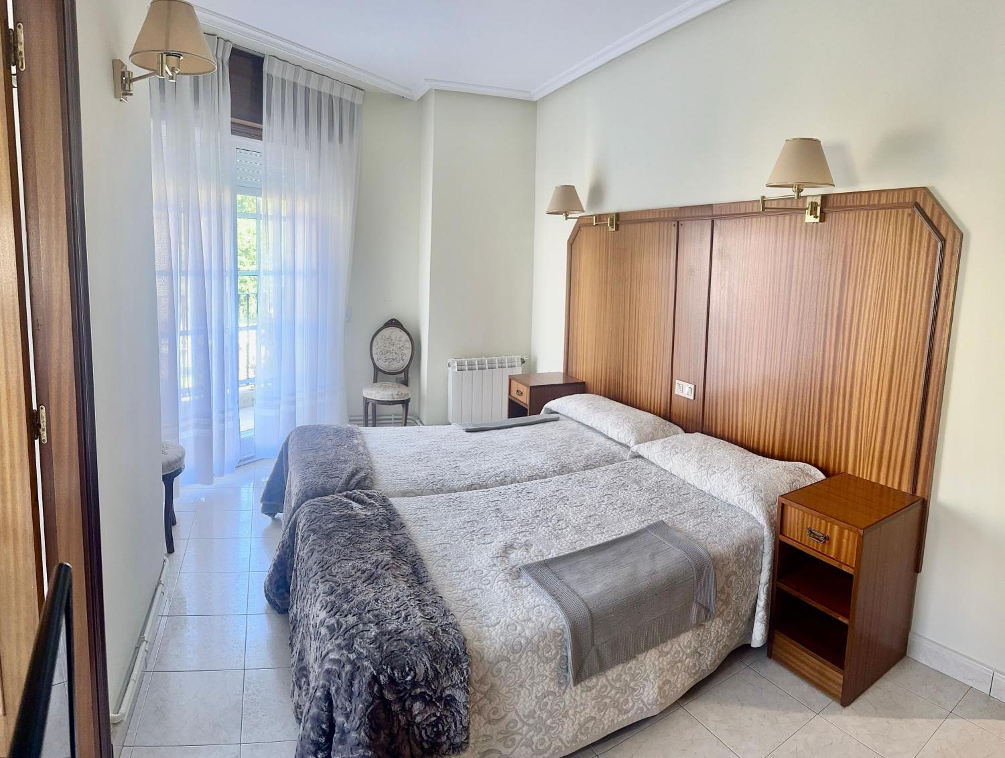 Hostal La Cubana O Carballiño Esterno foto