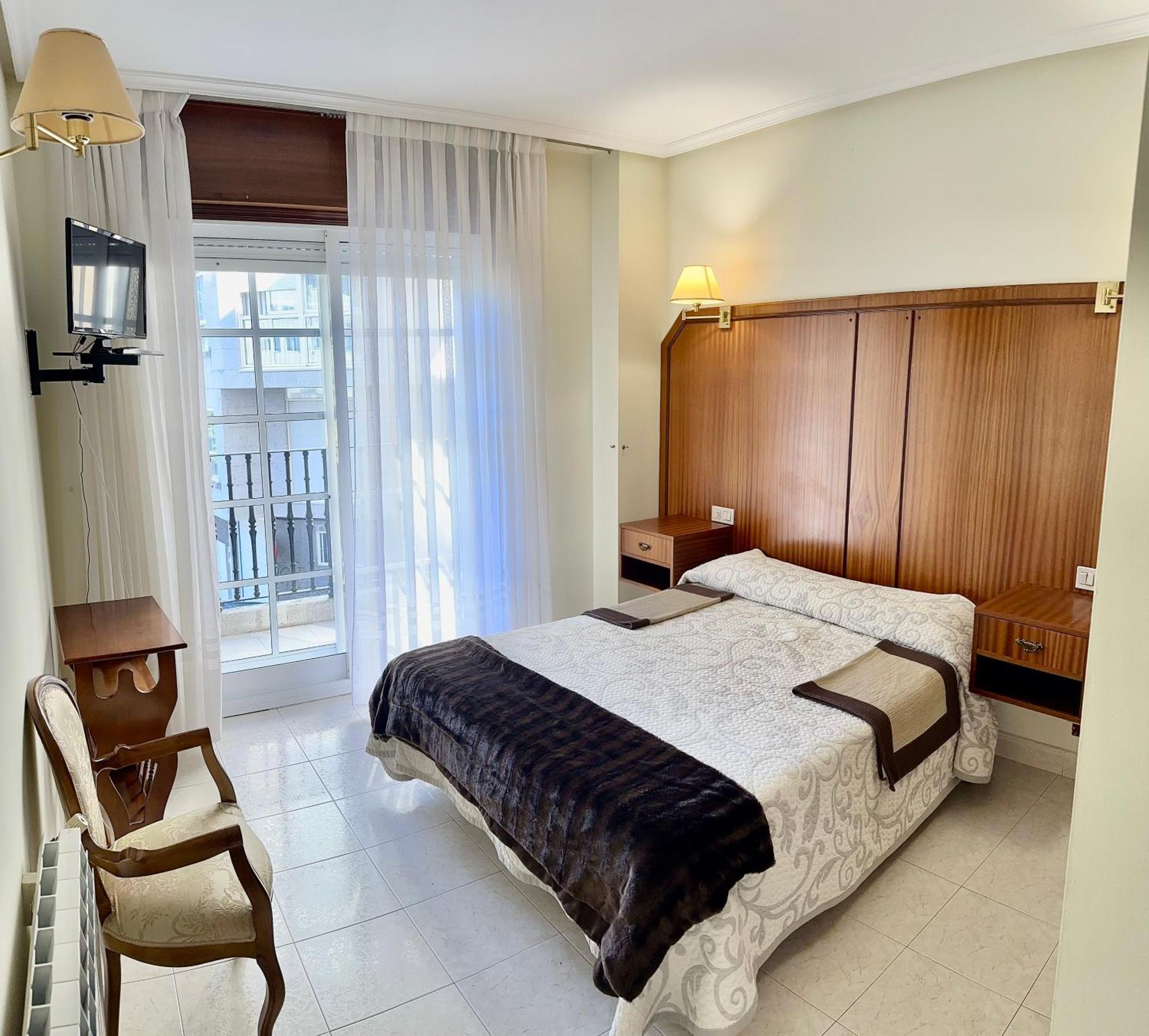Hostal La Cubana O Carballiño Esterno foto